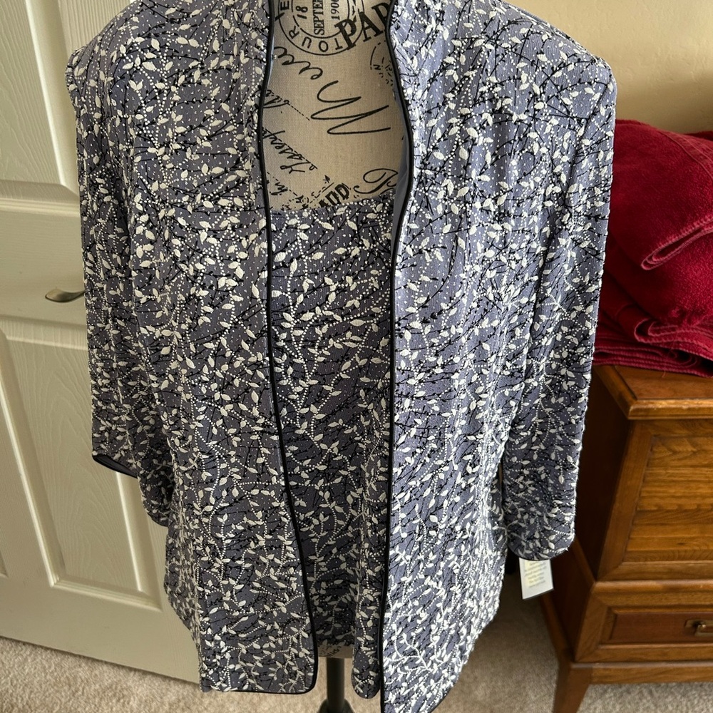 Alex Evenings Women's Blazer in Navy and White